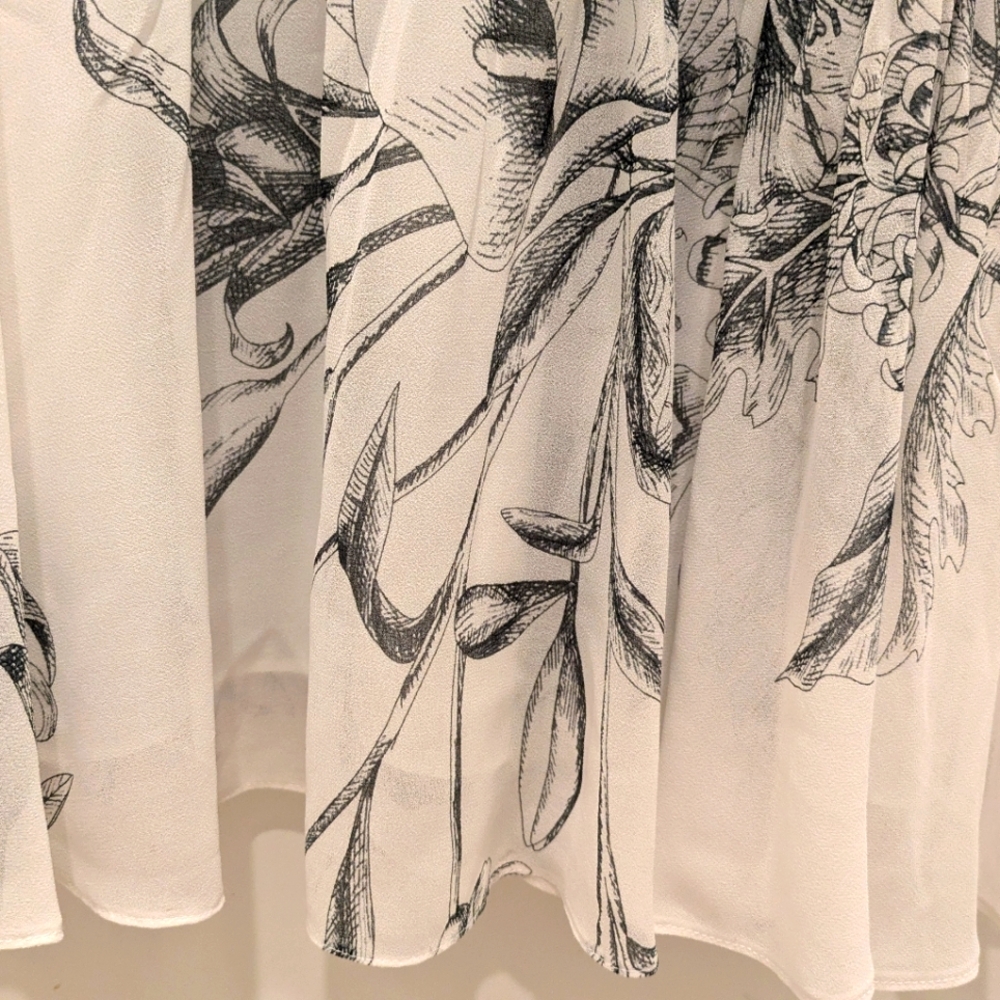 Club Monaco White And  Black Floral Dress. Pleated Details & Lined NWOT, Size 10 - Picture 6 of 10